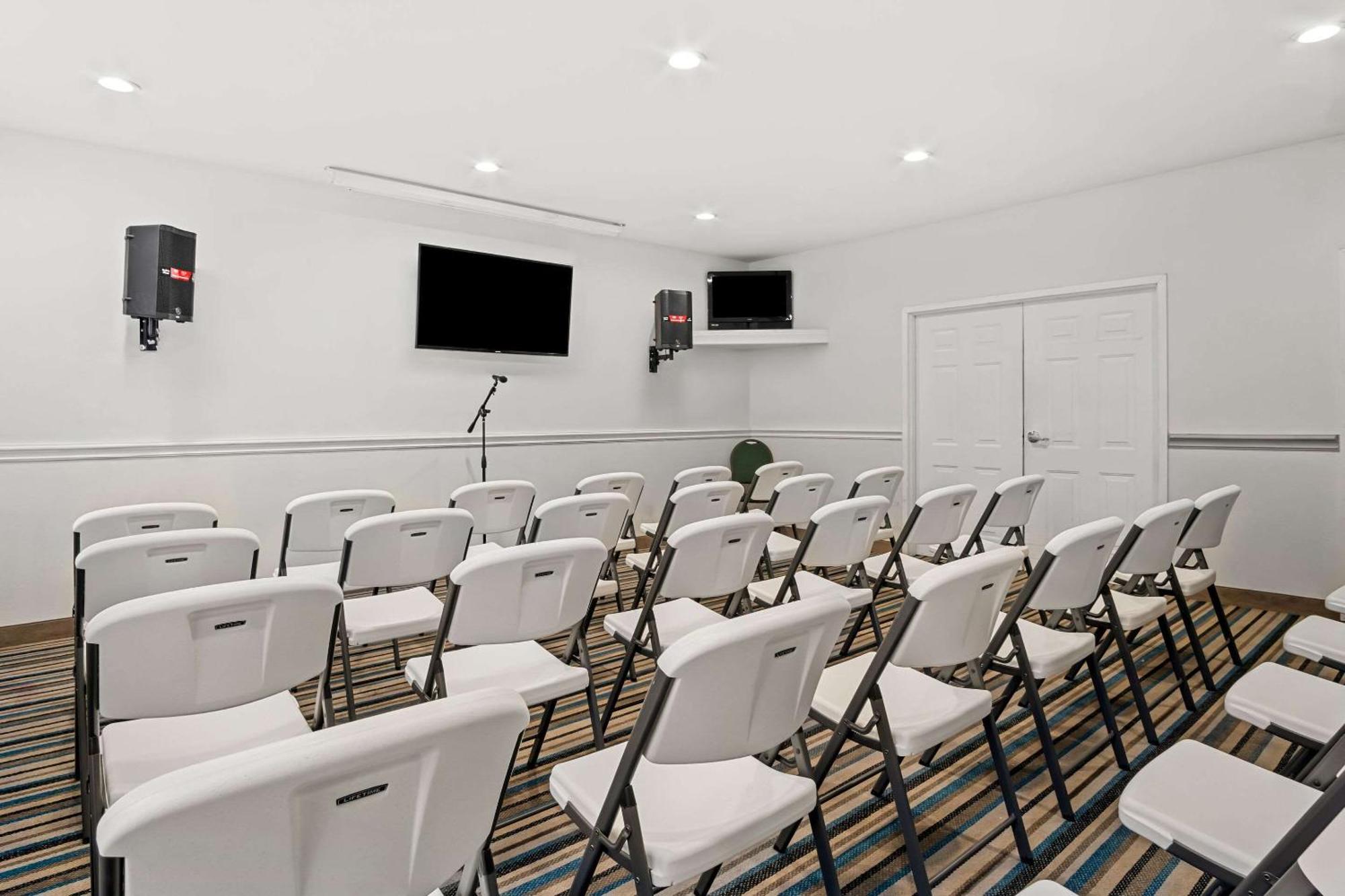 Mainstay Suites Addison-Dallas Eksteriør billede